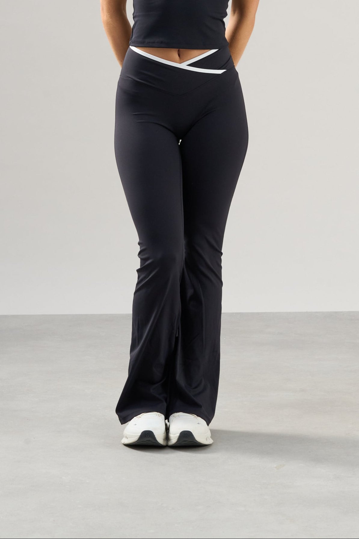 Contrast Seamless Flare Leggings - Black